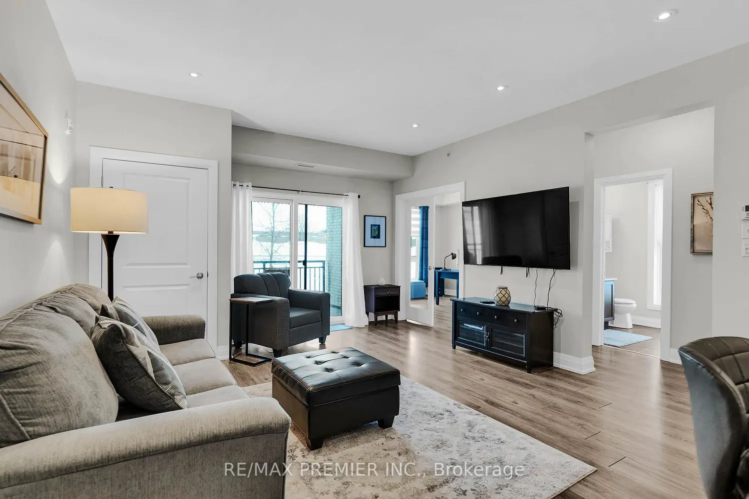 299 Cundles Road 110 photo 3