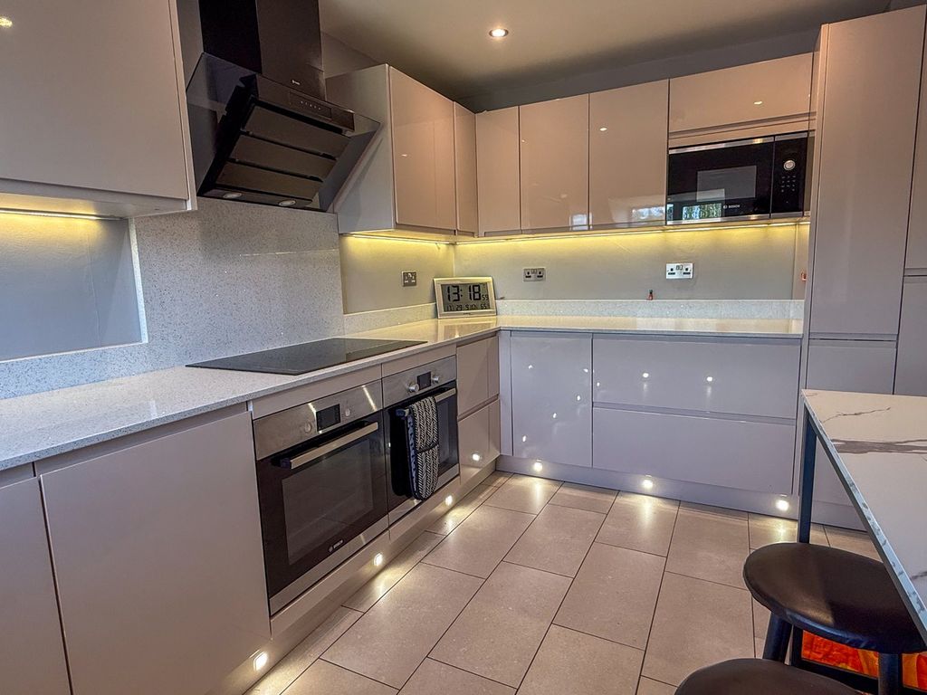 Additional image 7 of 2 bed flat for saleOld Mill, Church Road, Shaw, Newbury RG14