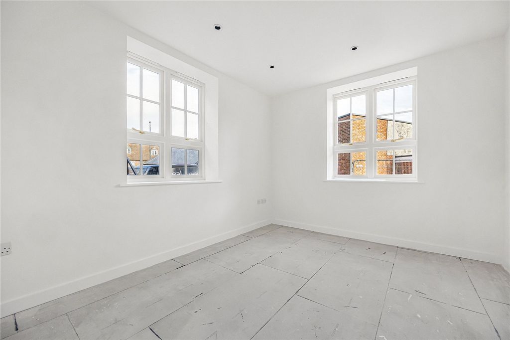 Additional image 9 of 1 bed flat for saleSt Peters Mews, The Parade, Marlborough, Wiltshire SN8