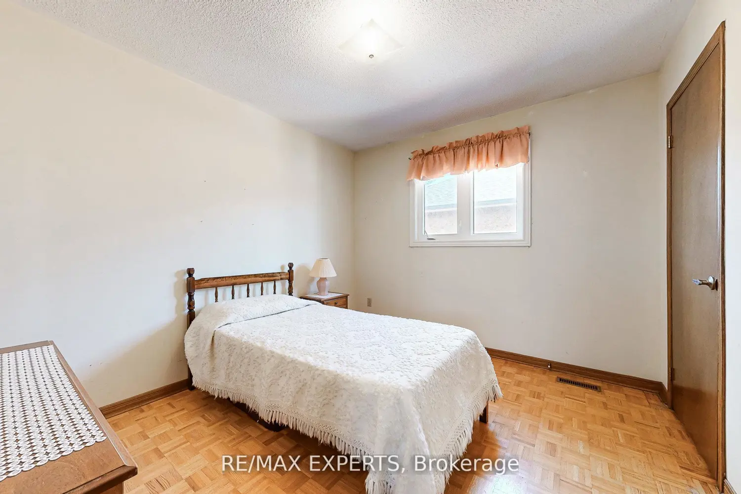 Additional image 15 of 47 Velvet Crescent