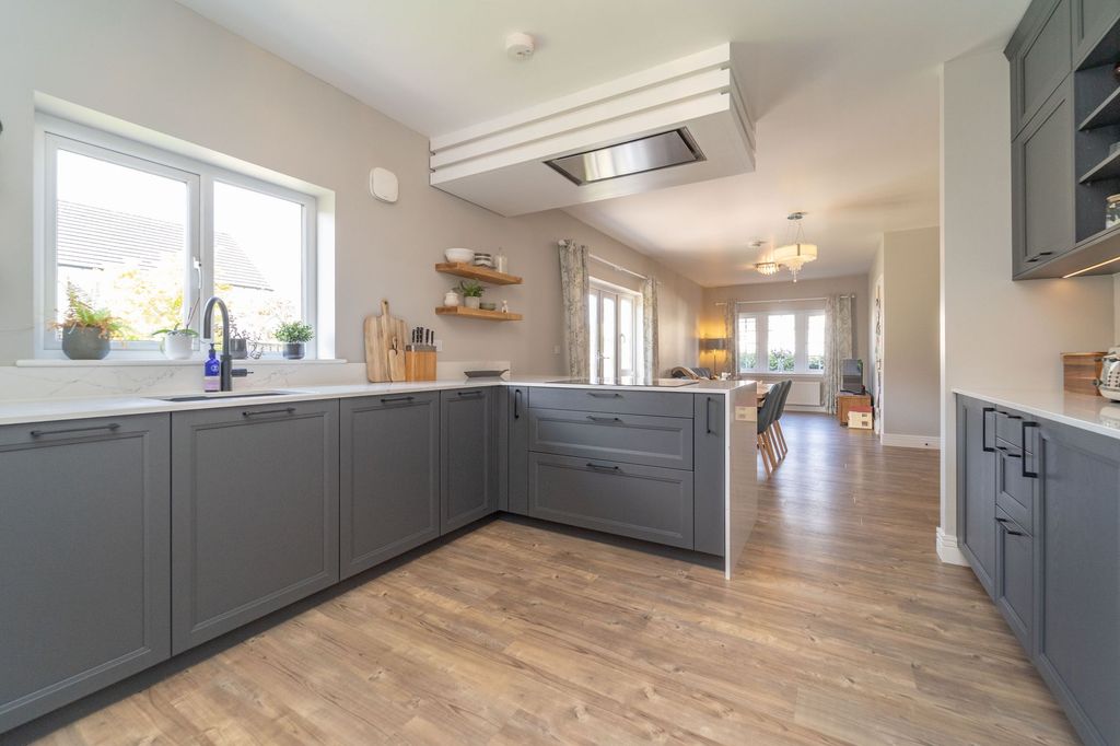 Additional image 3 of 5 bed detached house for sale26 West Cairn View, Murieston, Livingston EH54