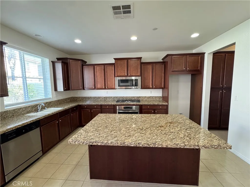 Additional image 18 of 14223 symphony Court, Eastvale, CA 92880