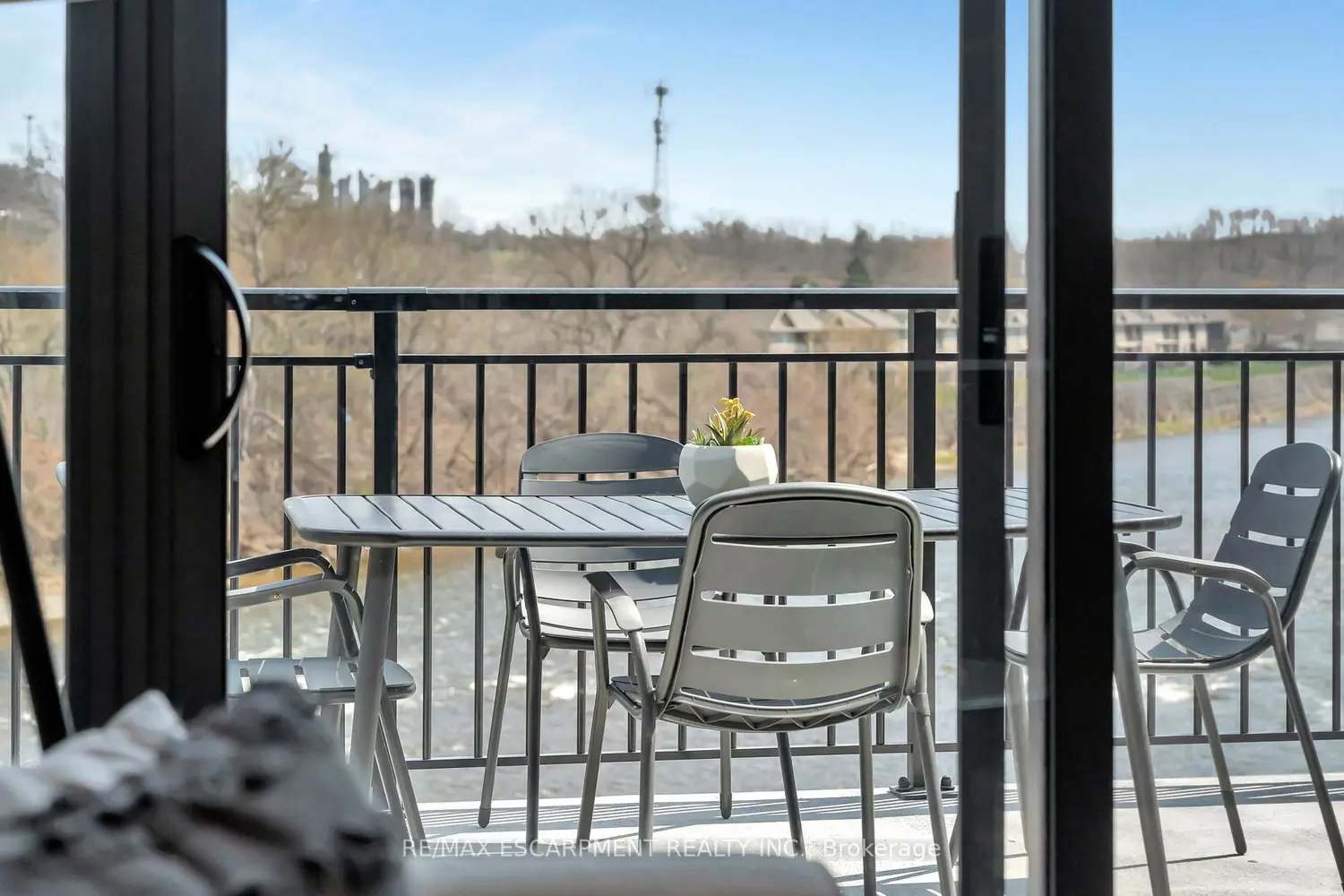 Additional image 17 of 7 Grand River Street 302