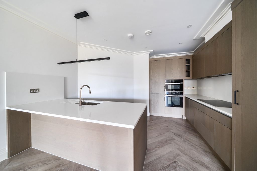 Additional image 6 of 2 bed flat for saleMadeira Walk, Ascot SL5