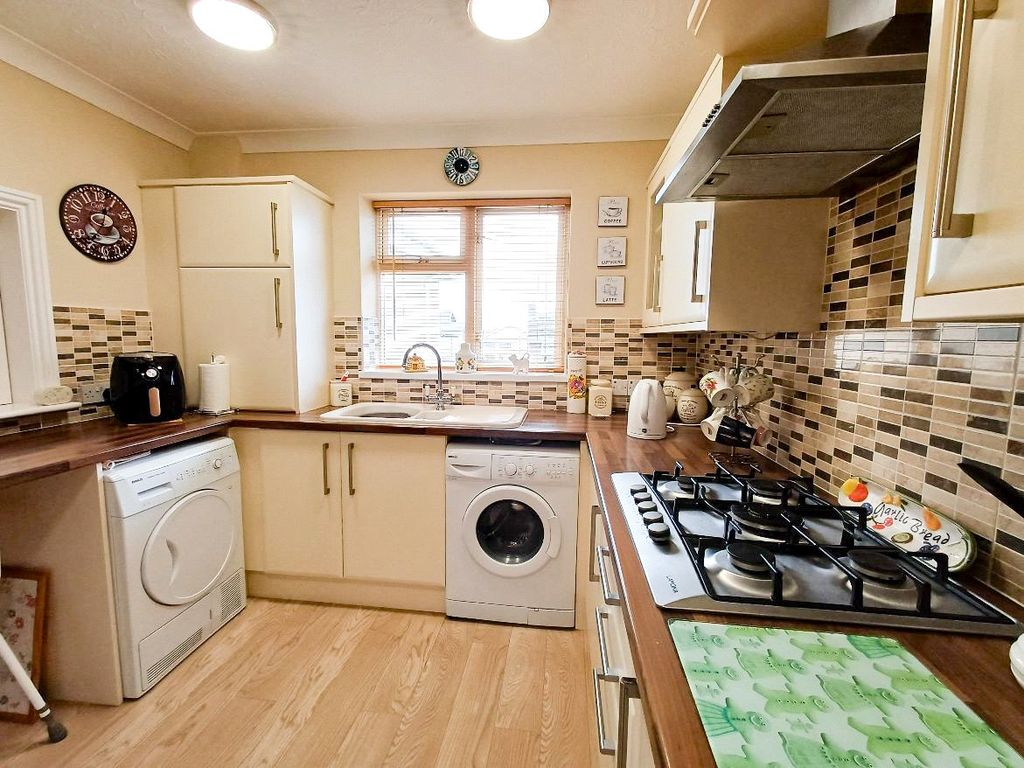 Additional image 5 of 2 bed flat for saleRest Bay Court, Rest Bay Close, Porthcawl CF36