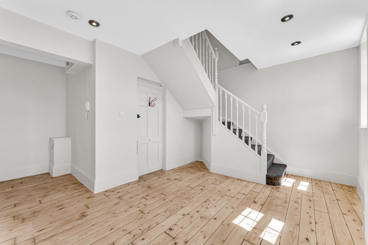 Additional image 7 of 3 Bed Flat, Commercial Road, E1, N1 7GU