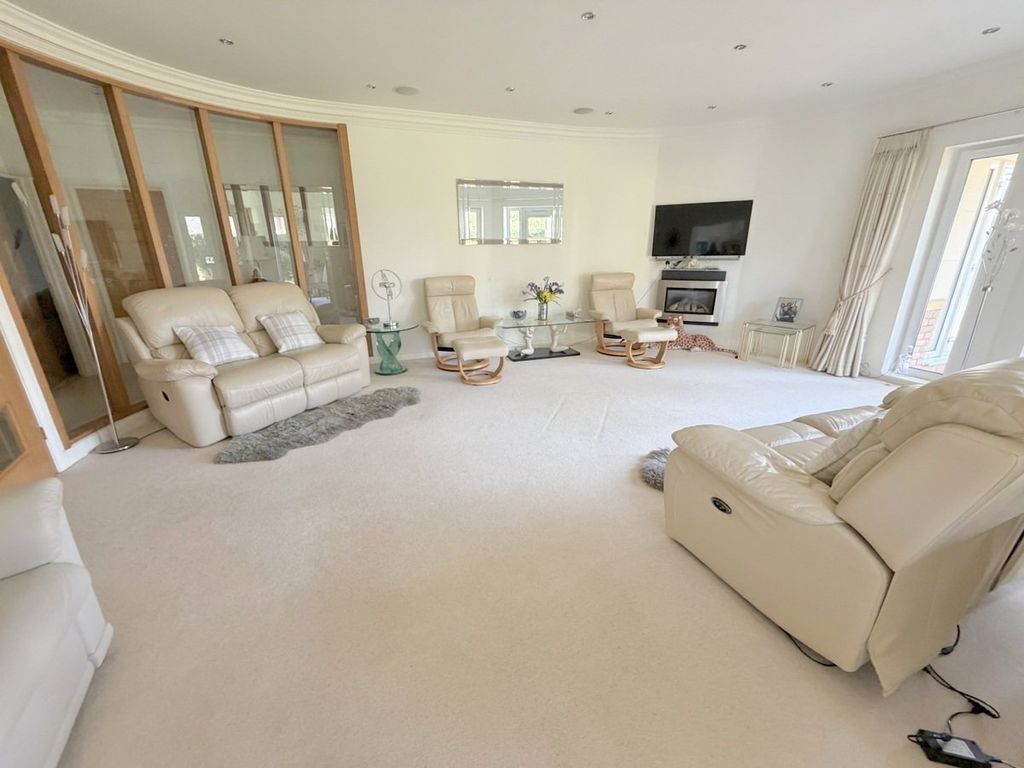 Additional image 4 of 3 bed flat for saleNairn Road, Canford Cliffs, Poole BH13