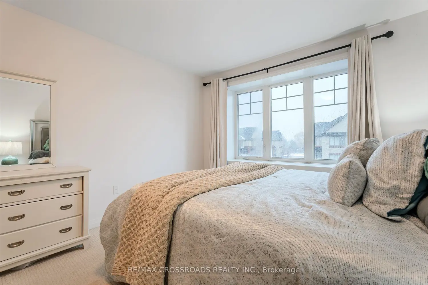 Additional image 9 of 4 Near Lane