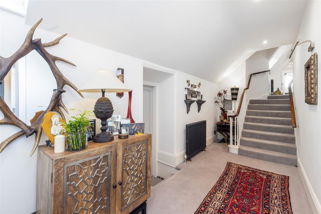 Additional image 7 of 3 bed flat for saleAlbury Park Mansion, Albury Park, Albury, Guildford, Surrey GU5
