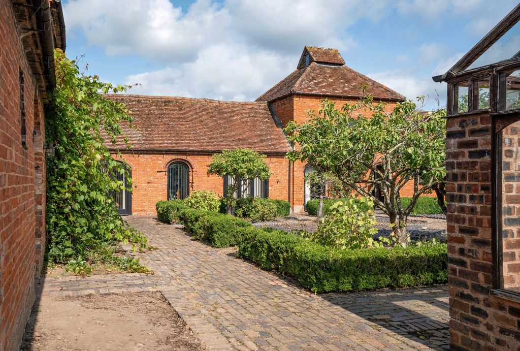 Additional image 39 of 8 bed detached house for saleFrenchlands Lane, Lower Broadheath, Worcester WR2