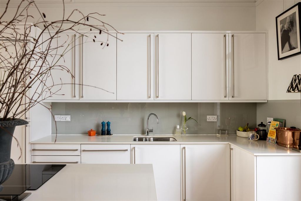Additional image 30 of 2 bed flat for saleLewes Crescent, Brighton BN2