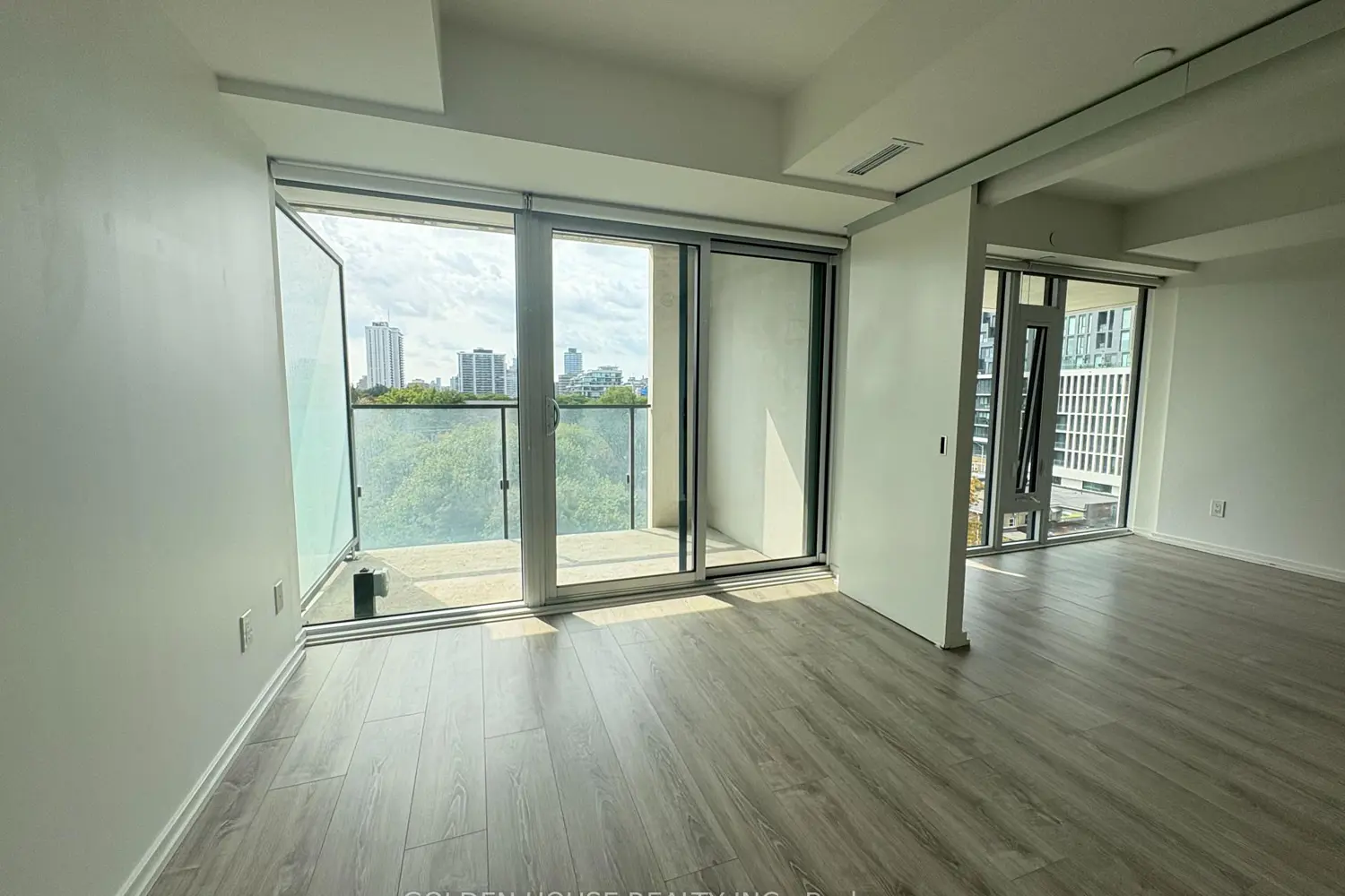 Additional image 12 of 8 Hillsdale Avenue 735