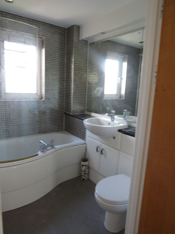 Additional image 16 of 3 bed flat for saleFlat, Cwrt Westfa, Pentre Doc Y Gogledd, Llanelli SA15