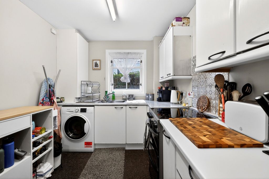 Additional image 3 of 2 bed flat for saleCausewayhead Road, Stirling FK9