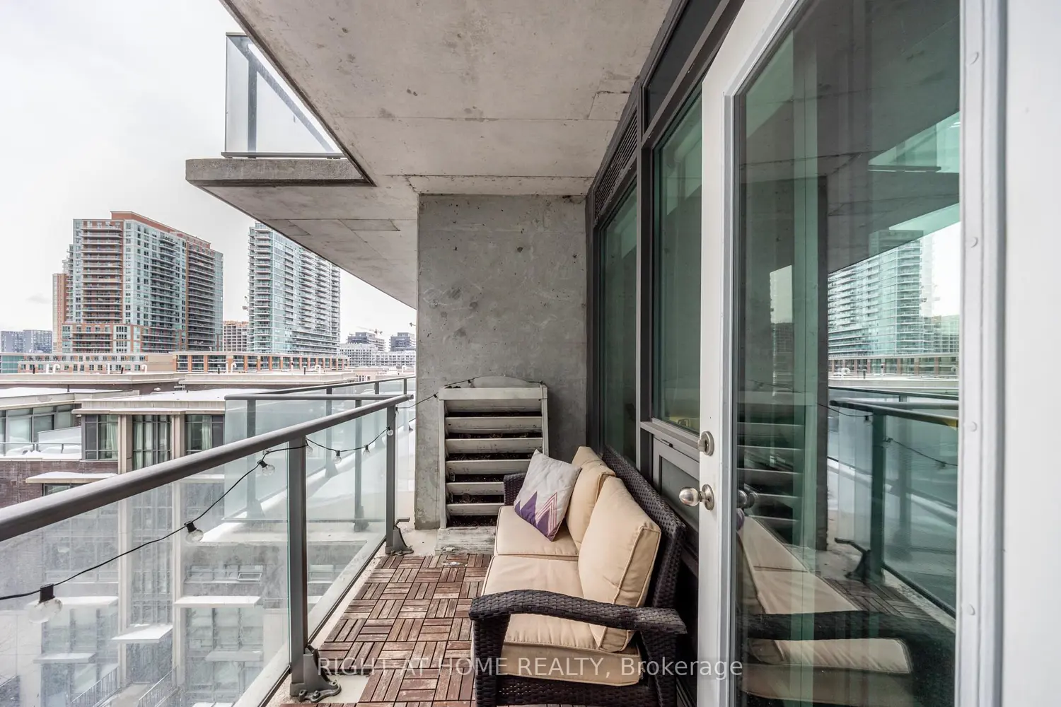 Additional image 11 of 55 East Liberty Street 615