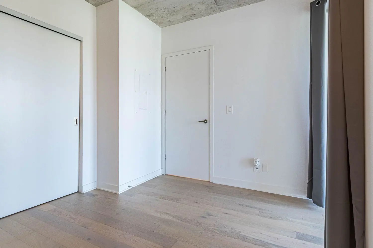 Additional image 9 of 2720 Dundas Street 703