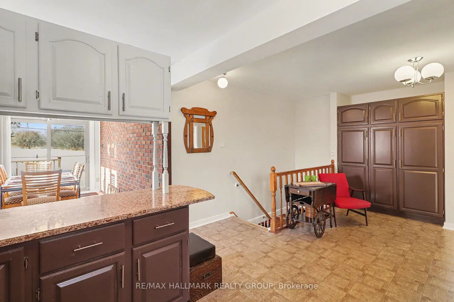 Additional image 7 of 2004 Dorval Avenue