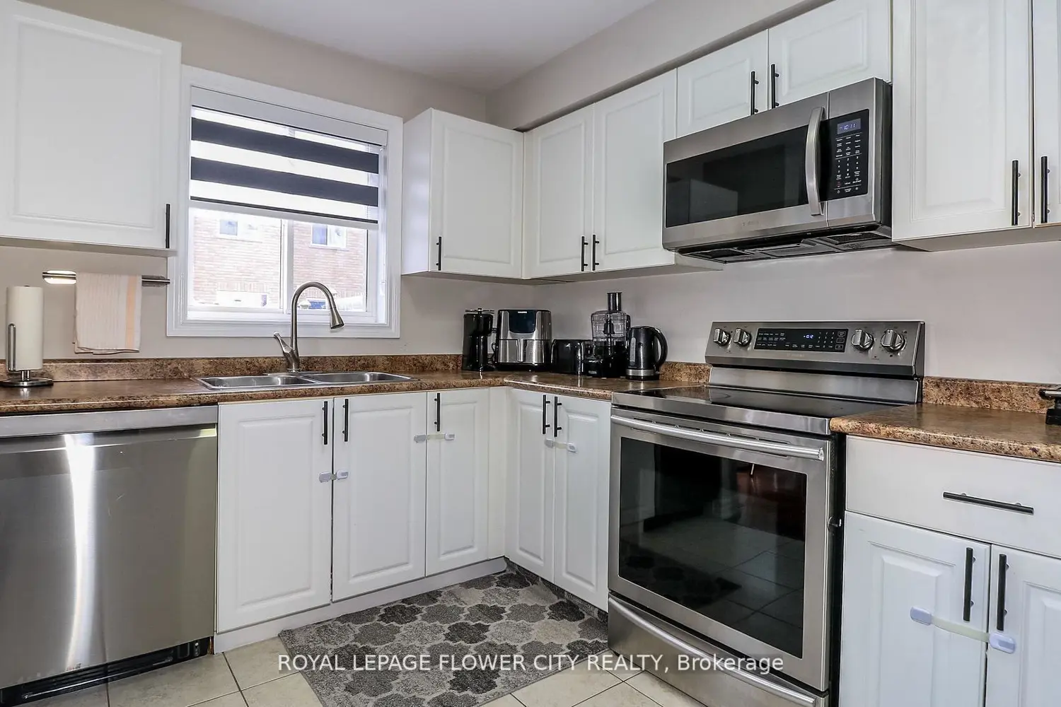 Additional image 11 of 54 Southwoods Crescent 72