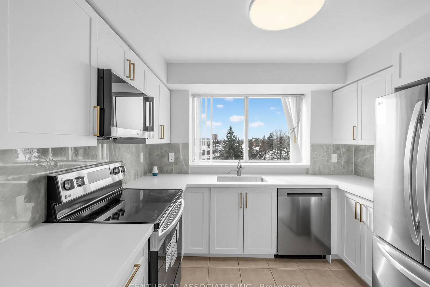 Additional image 3 of 2585 Erin Centre Boulevard 408