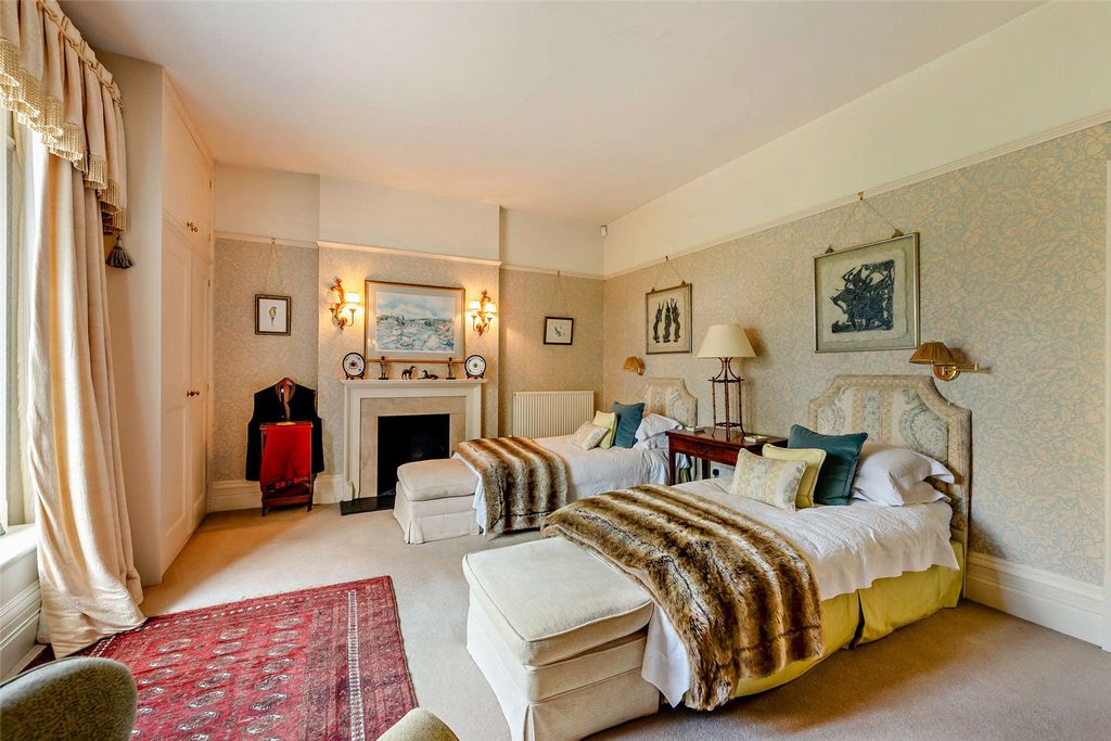 Additional image 16 of 6 bed detached house for saleDonnington, Newbury, Berkshire RG14