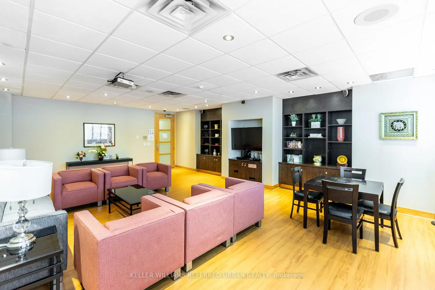 Additional image 17 of 48 Suncrest Boulevard 116