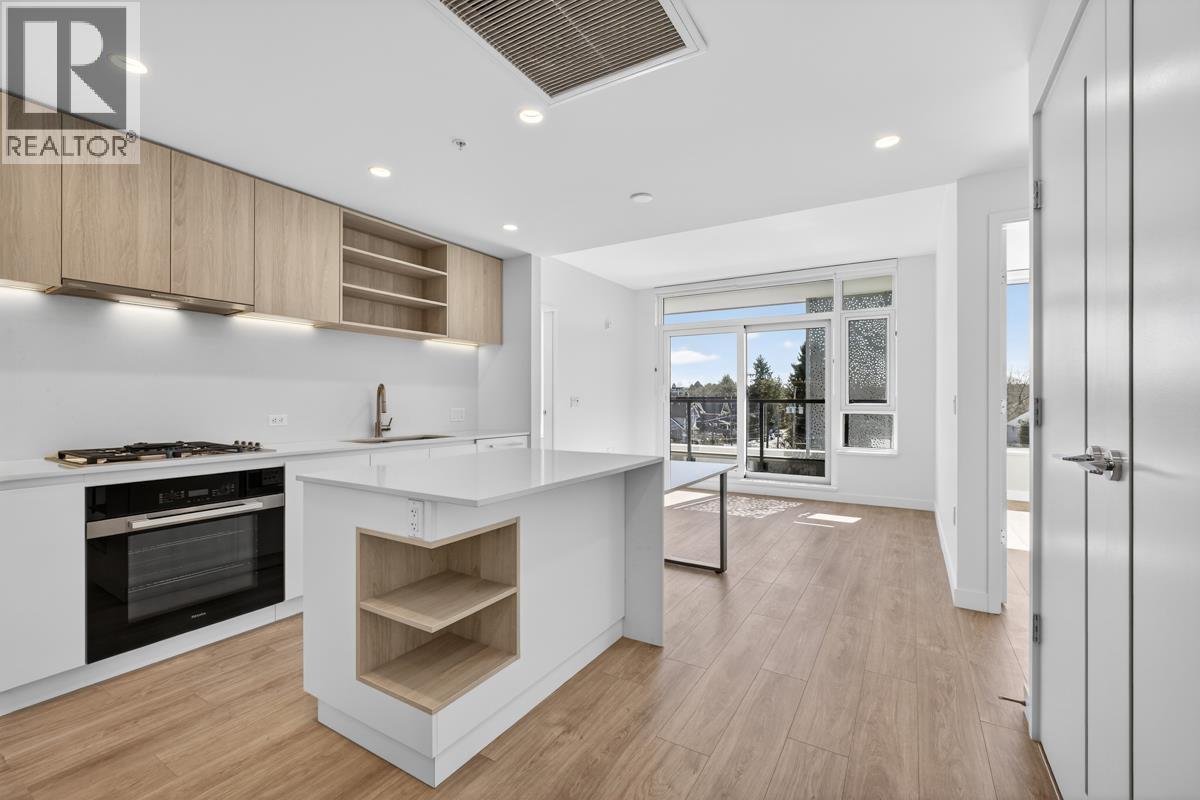 402 1981 MACDONALD STREET