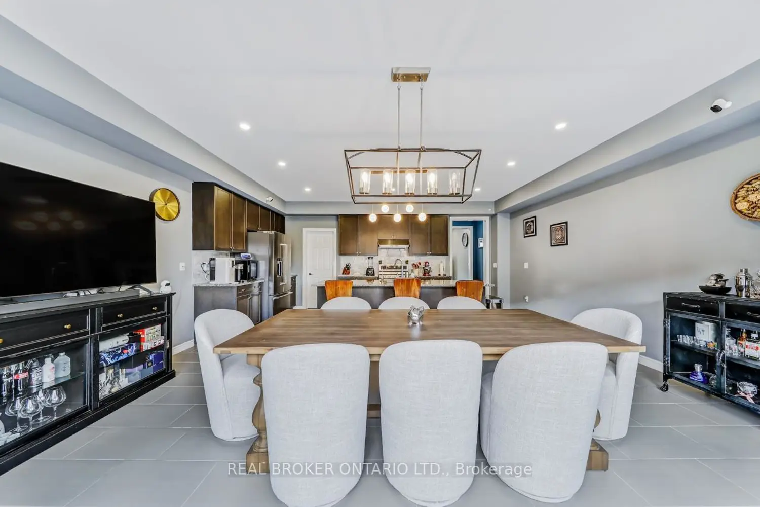 10937 Victoria Square Boulevard photo 2