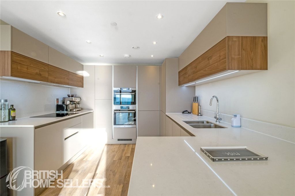 Additional image 7 of 3 bed flat for saleWest Parade, Worthing, West Sussex BN11
