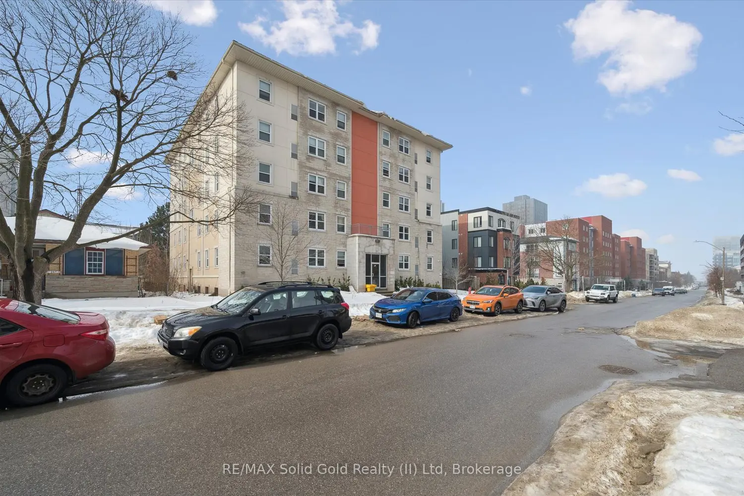 271 Lester Street 203