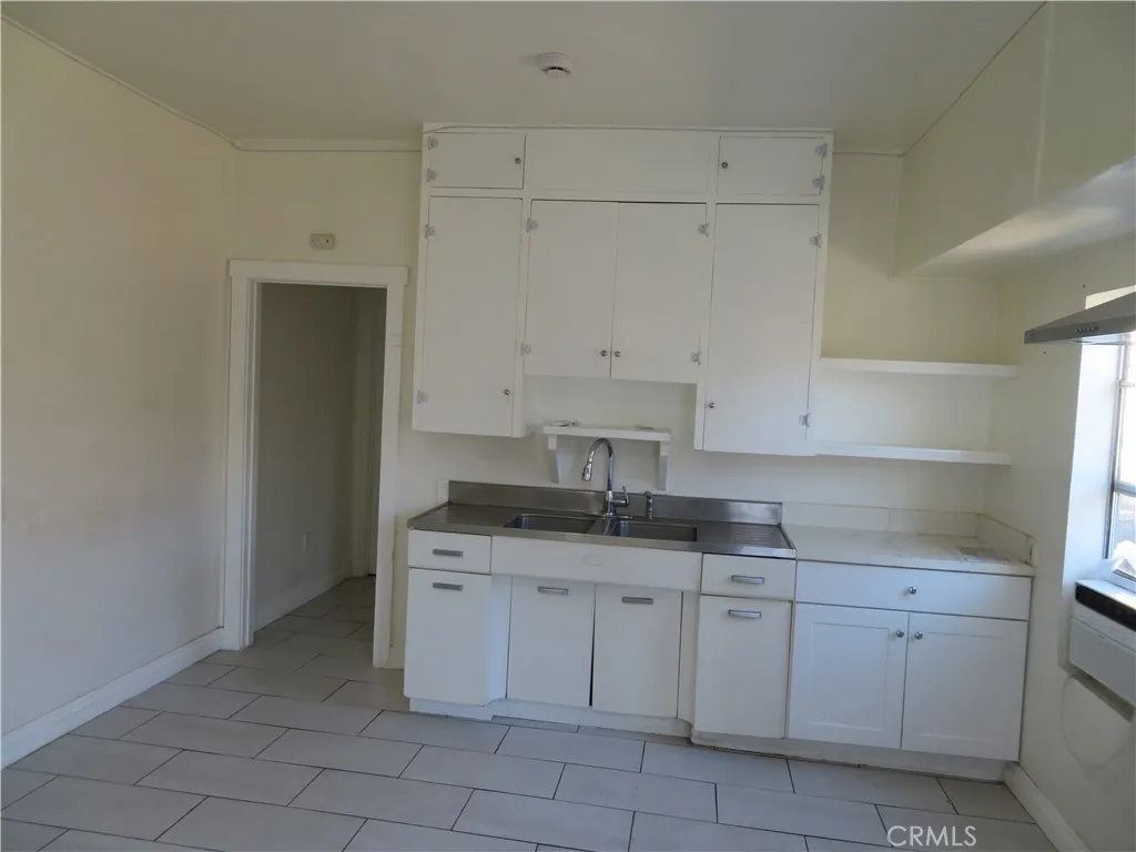 Additional image 6 of 3923 S Normandie Ave, Los Angeles, CA 90037