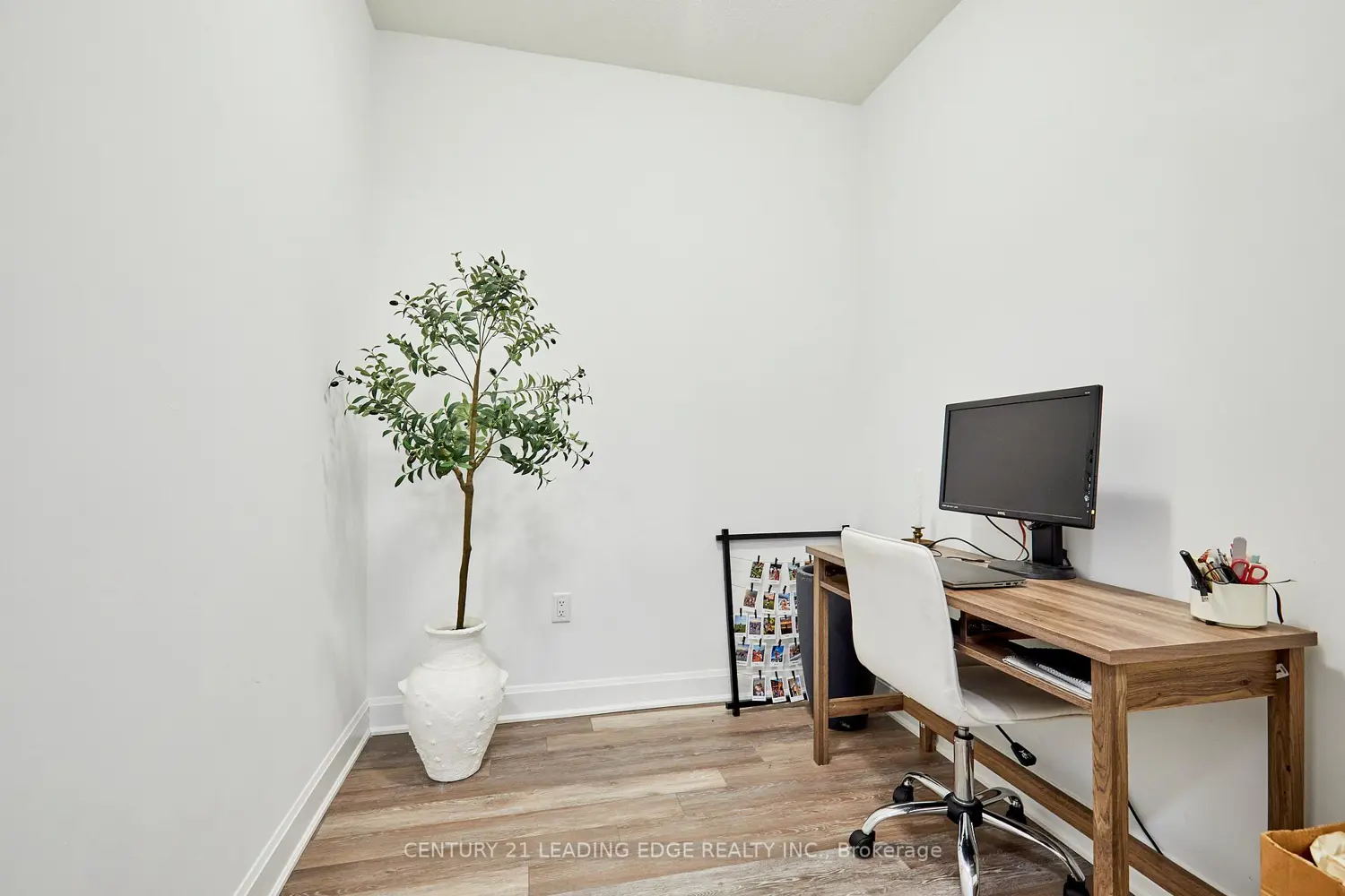 Additional image 10 of 50 Lakebreeze Drive 105