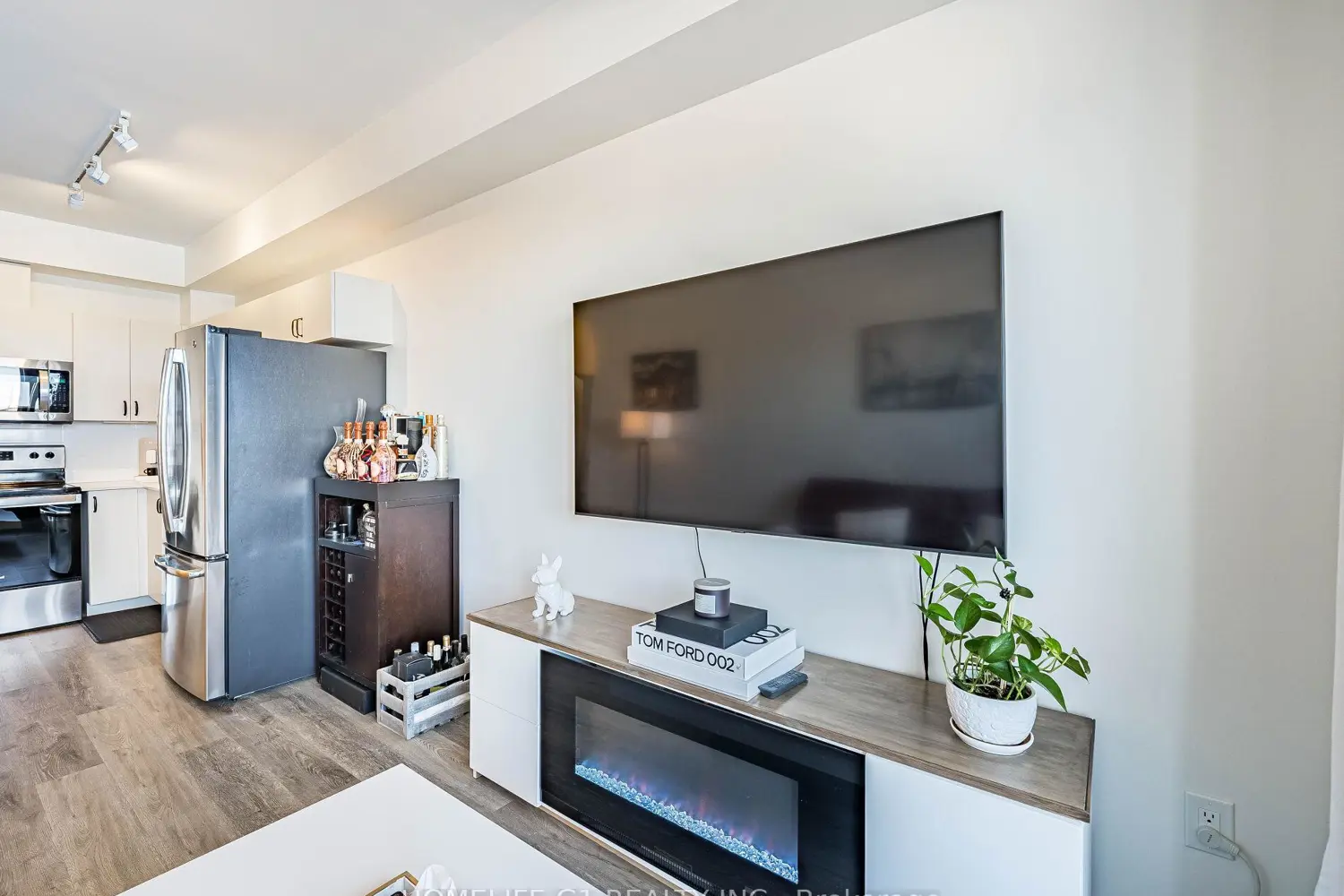 Additional image 11 of 430 Essa Road 217