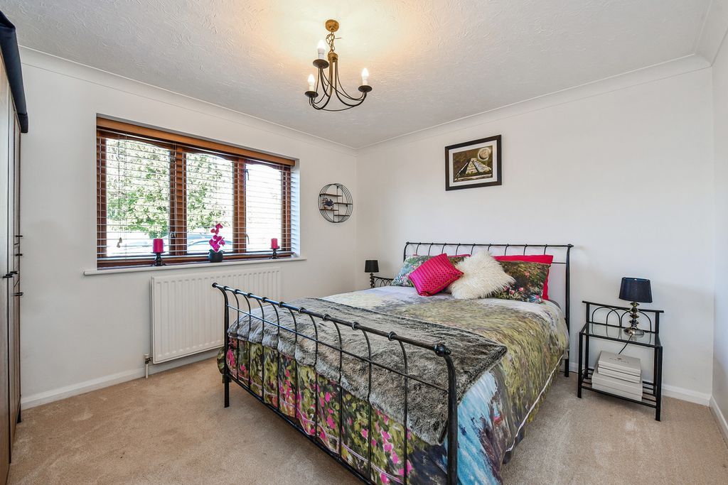 Additional image 13 of 5 bed property for saleGomeldon, Salisbury SP4