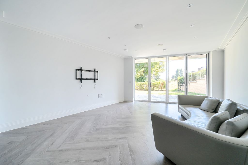 Additional image 4 of 2 bed flat for saleMadeira Walk, Ascot SL5
