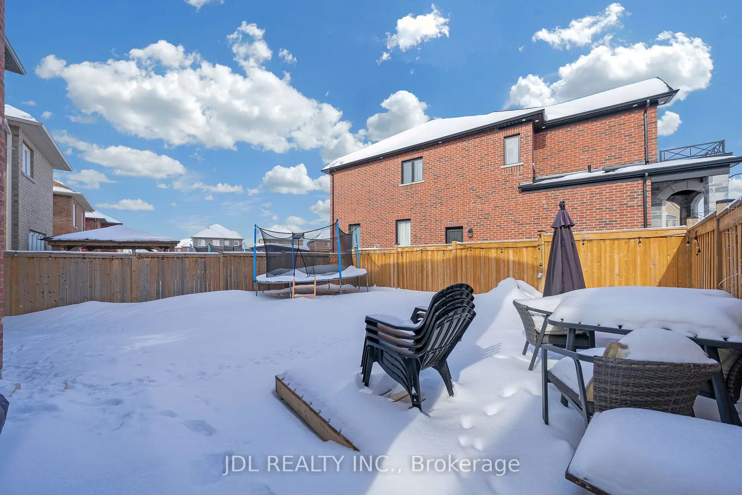 Additional image 17 of 376 Miller Park Avenue