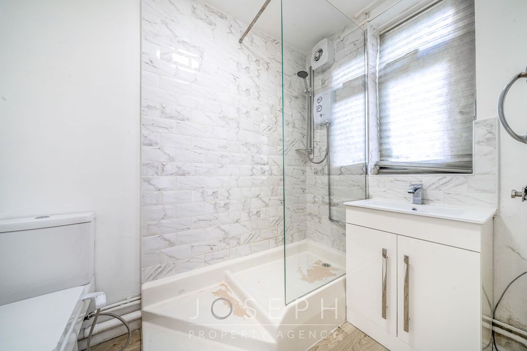 Additional image 13 of 26 bed property for saleLacey Street, Ipswich IP4