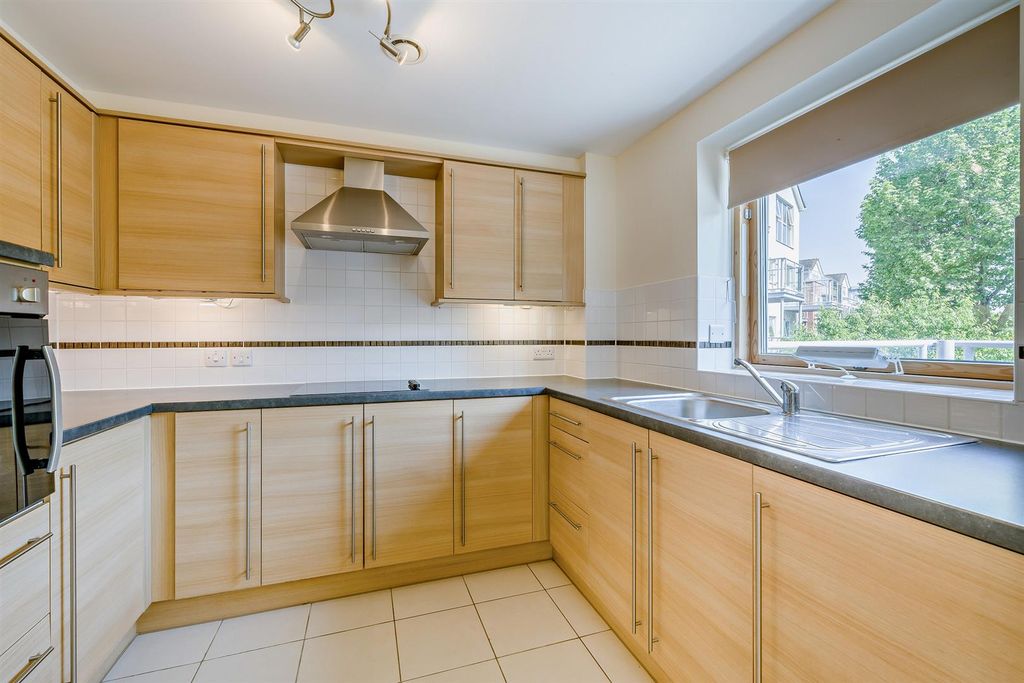 Additional image 5 of 2 bed flat for saleEllisfields Court, Mount Street, Taunton TA1