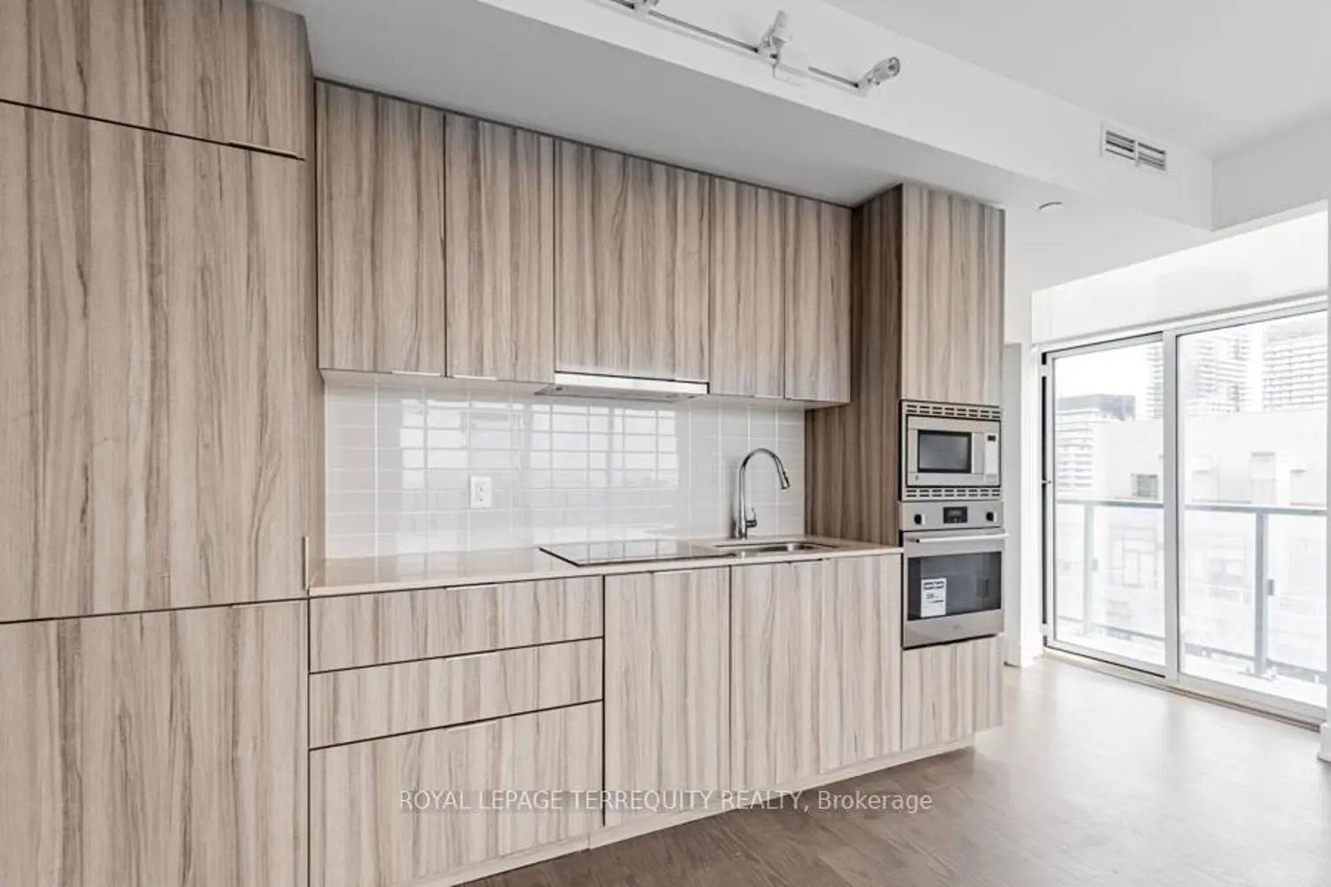 Additional image 4 of 955 Bay Street 3106