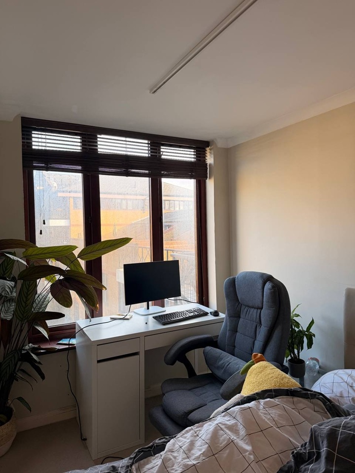 Additional image 2 of Room in a Shared Flat, Hermitage Court, E1W, N1 7GU