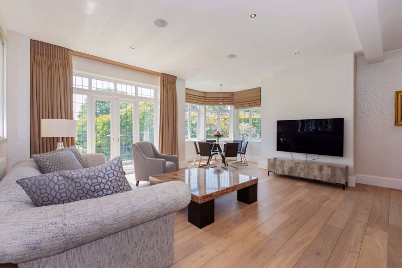 Additional image 10 of 3 bed flat for salePriory Road, Ascot SL5
