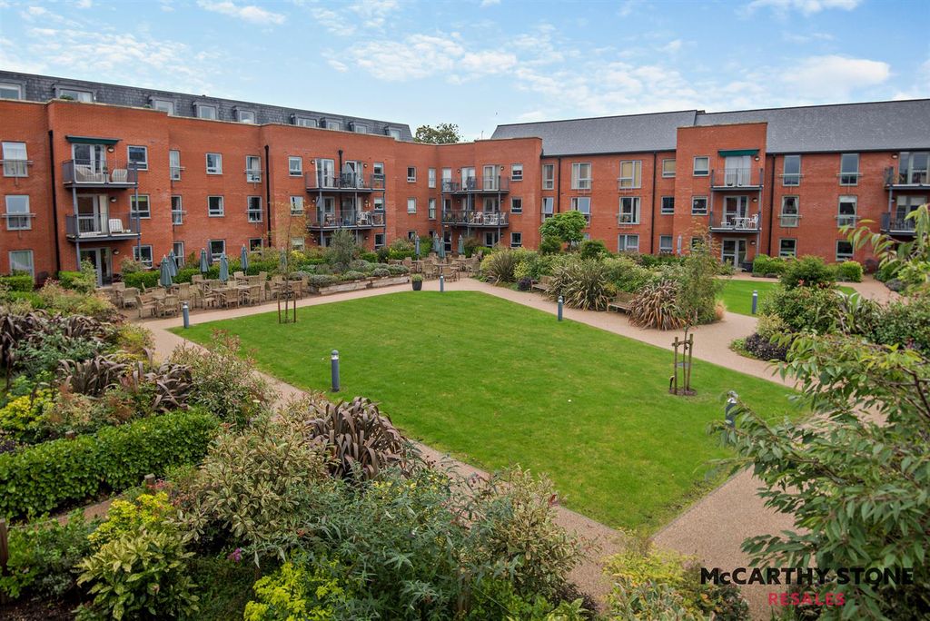 Additional image 2 of 2 bed flat for saleMonument Place, Endless Street, Salisbury SP1