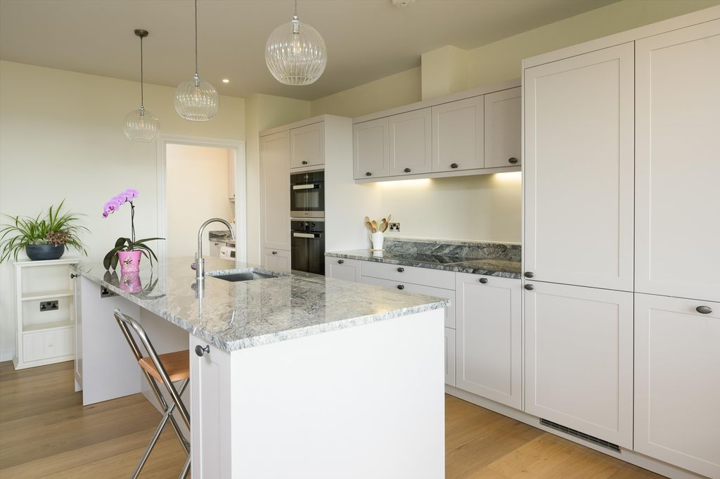 3 bed flat for saleLansdown Road, Bath, Somerset BA1 photo 4