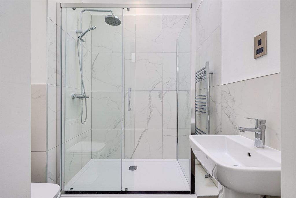 Additional image 24 of 3 bed flat for saleFerma Lane, Great Barrow CH3