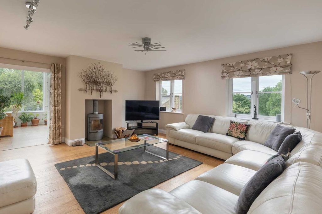 Additional image 9 of 4 bed detached house for saleGarden Cottage, Holeyn Hall Road, Wylam, Northumberland NE41