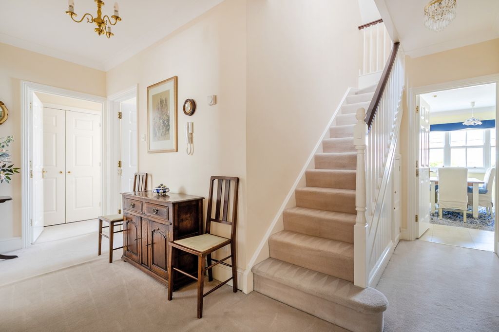 Additional image 9 of 3 bed flat for saleHarcourt Manor, Salisbury SP2