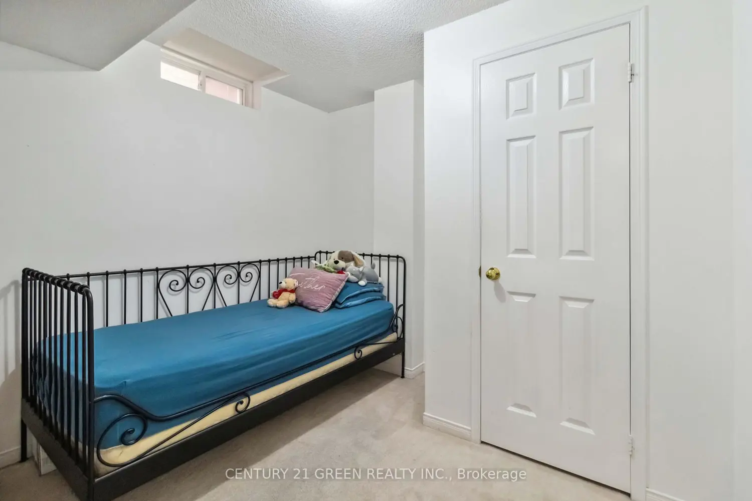 Additional image 15 of 98 Personna Circle