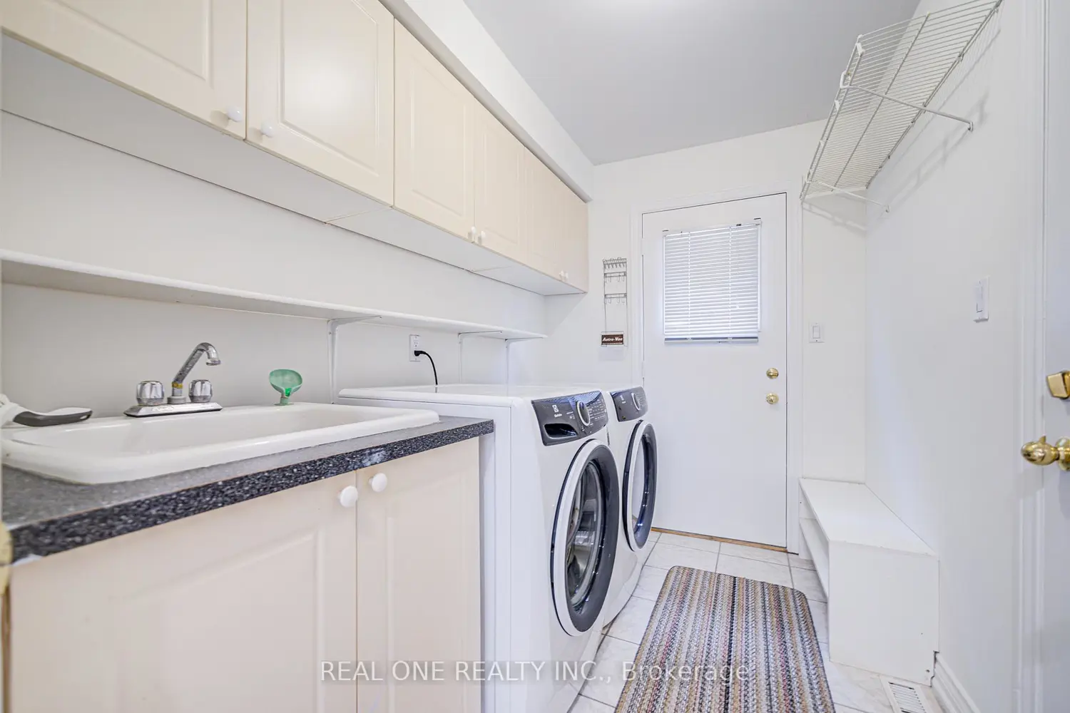 27 Binscarth Crescent photo 3