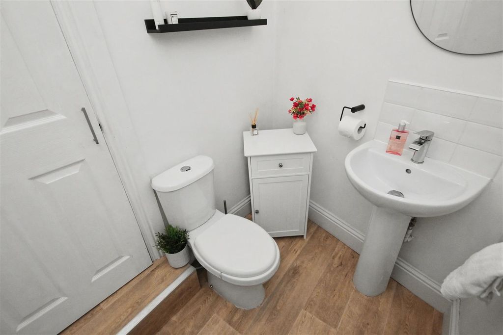 Additional image 8 of 2 bed flat for saleHigh Street, Lanark ML11