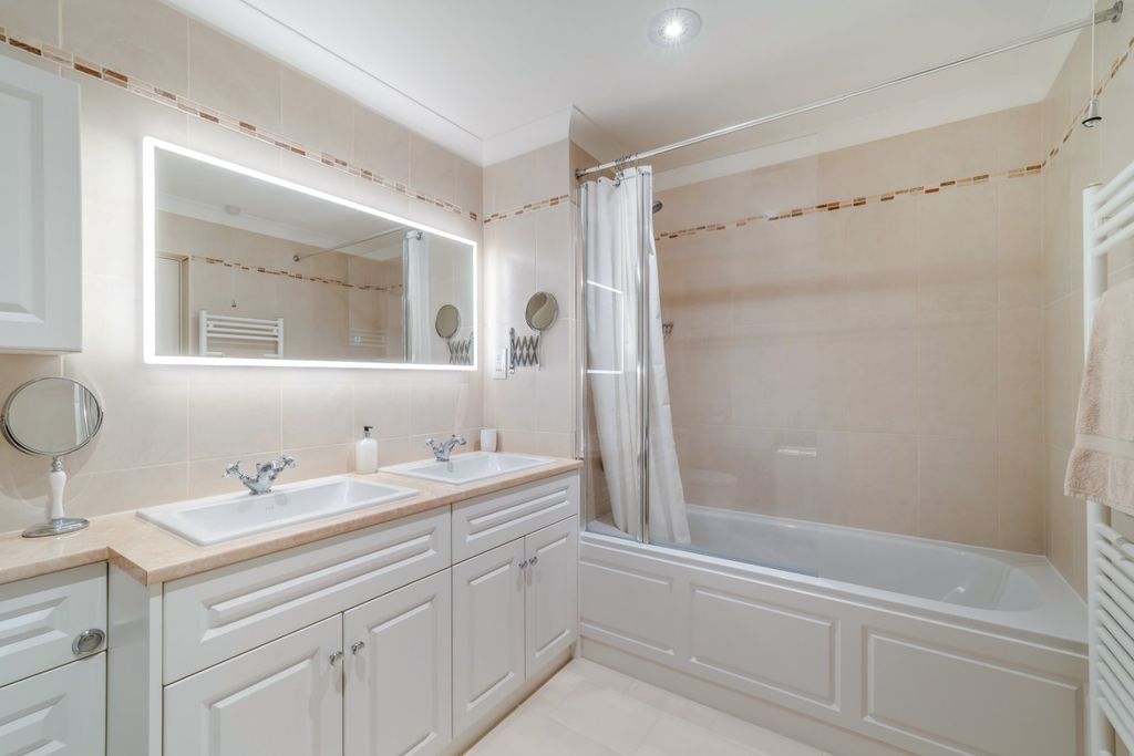 Additional image 10 of 2 bed flat for saleCathedral Views, Crane Bridge Road, Salisbury SP2