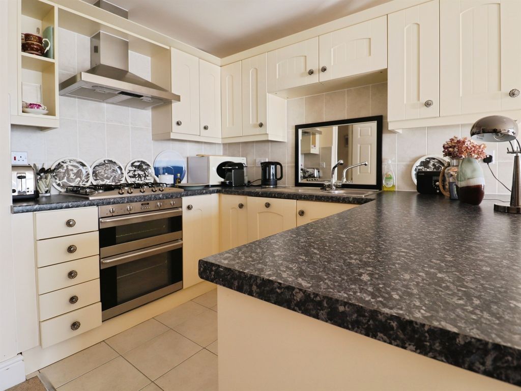 Additional image 3 of 1 bed flat for saleBeach Road, Porthcawl CF36